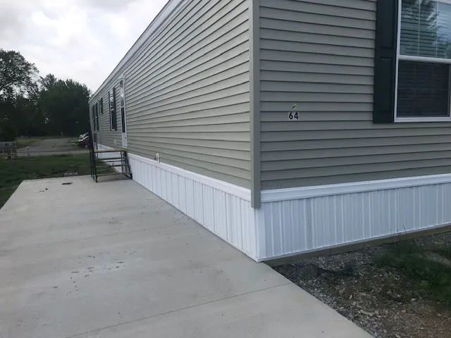 Pinecrest Mobile Home Community Picture 1