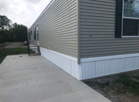 Pinecrest Mobile Home Community