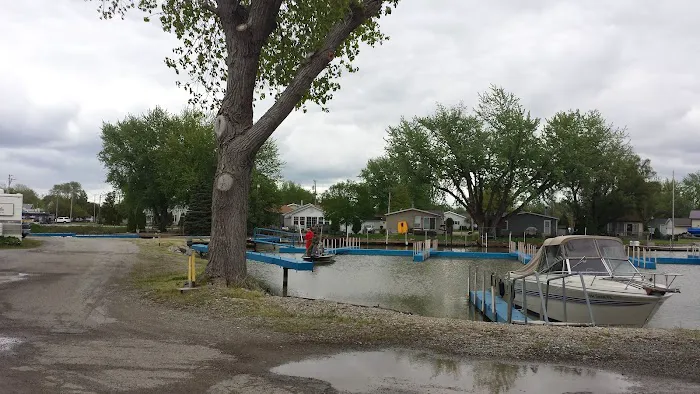 Portage Cove Park And Marina Condominium Picture 10