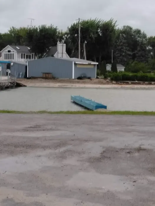 Portage Cove Park And Marina Condominium Picture 7