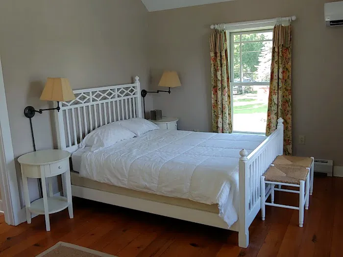 Waterhouses: Lodging, Campground & Marina Picture 1