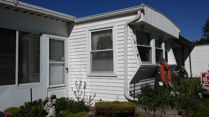 Clinton Mobile Home Resort Picture 8