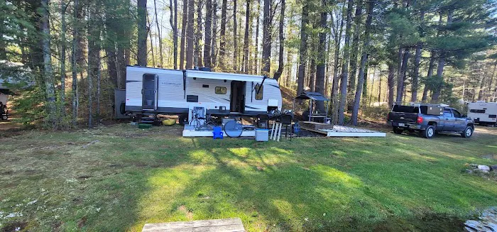 Ayers Lake Farm Campground & Cottages Picture 3