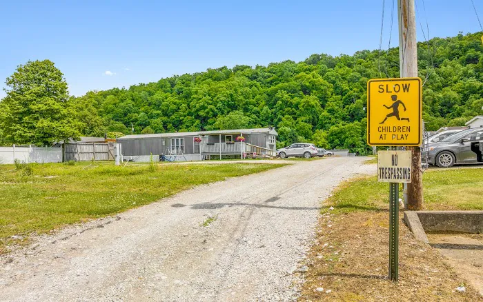 Sistersville MHP and RV Picture 4