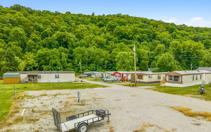 Sistersville MHP and RV Picture 8