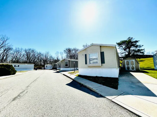 Spring Lake Court Mobile Home Park Picture 7