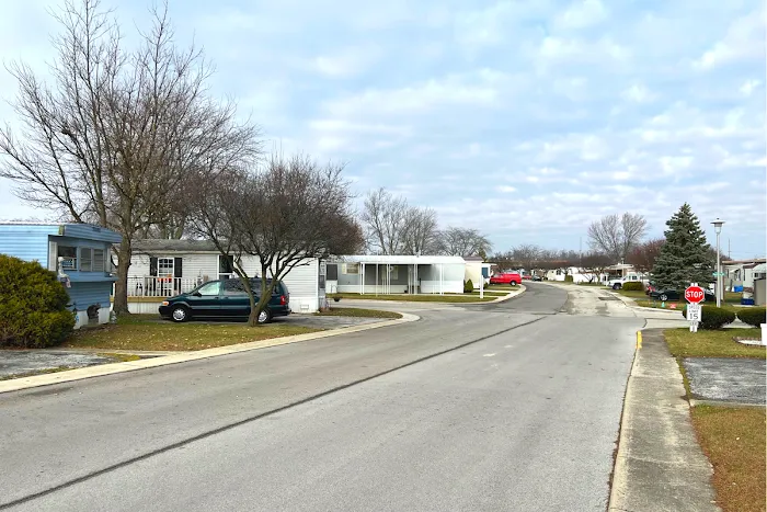 Eastowne Mobile Homes Estates Picture 4