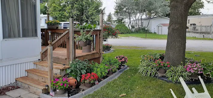 WoodLake Mobile Home Park Picture 7