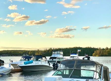 Swan Bay Resort & Marina
