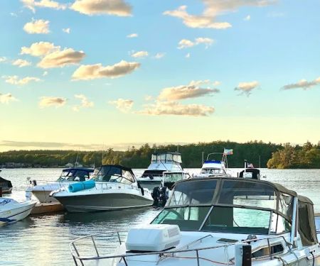 Swan Bay Resort & Marina
