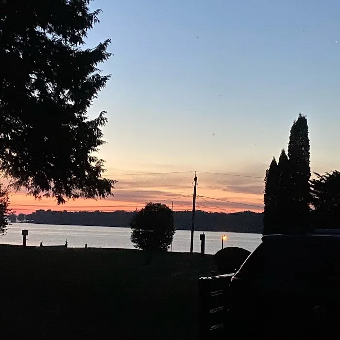 Holiday Harbor RV Park Picture 9