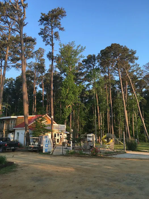 CampMD Vacation Cottages Picture 7