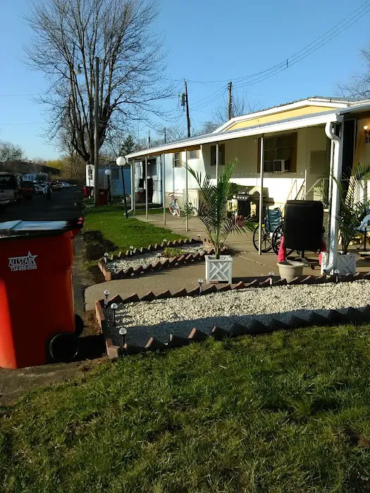 Freedom Mobile Home Park Picture 2