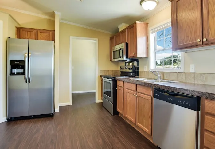 Greenlawn Estates Picture 8