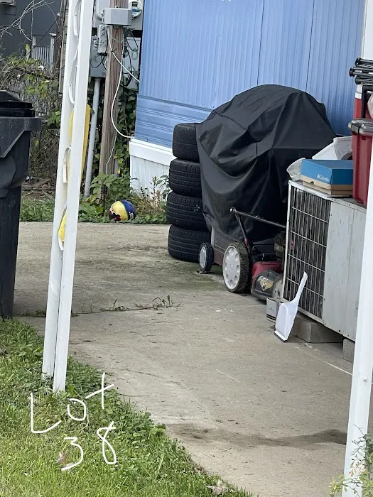 Northern Pines Mobile Home Park Picture 4