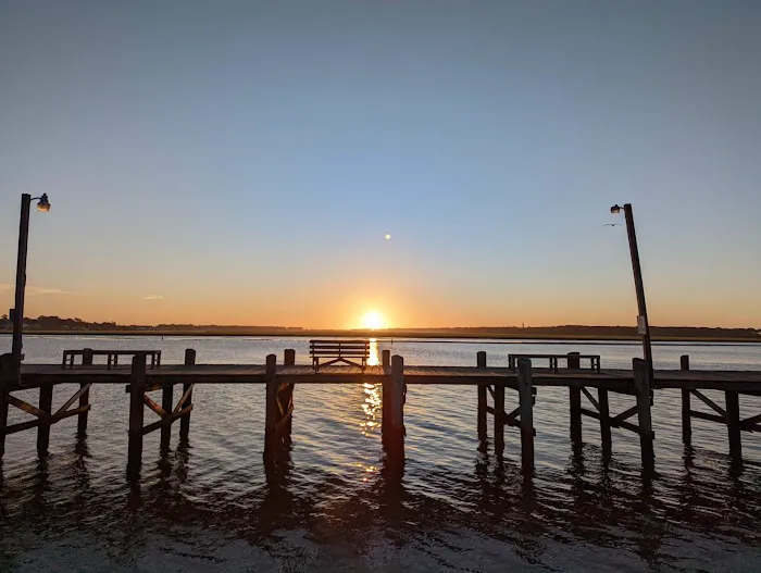 Tom's Cove Park Picture 2