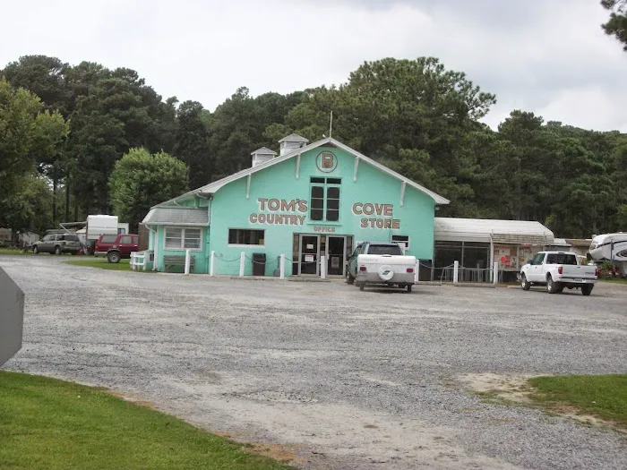 Tom's Cove Park Picture 1