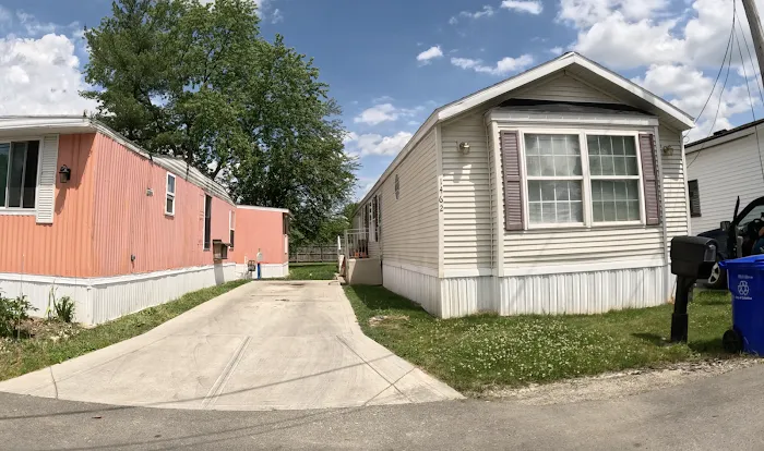 17th Ave Mobile Home Park Picture 9