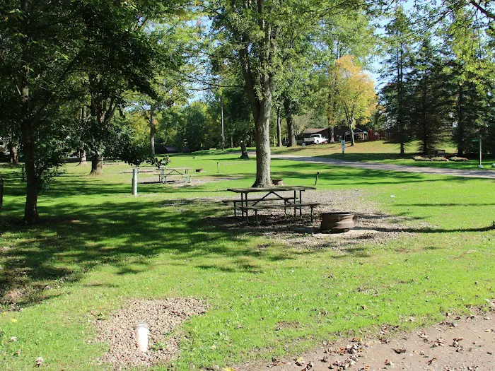 Lake Bluff Campground Picture 2