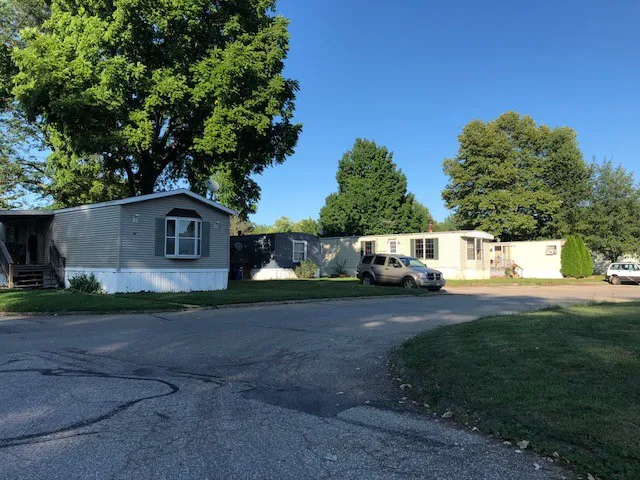 Green Meadows Mobile Home Park Picture 1