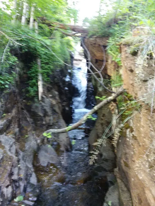 Green Acres By the Brook Picture 7