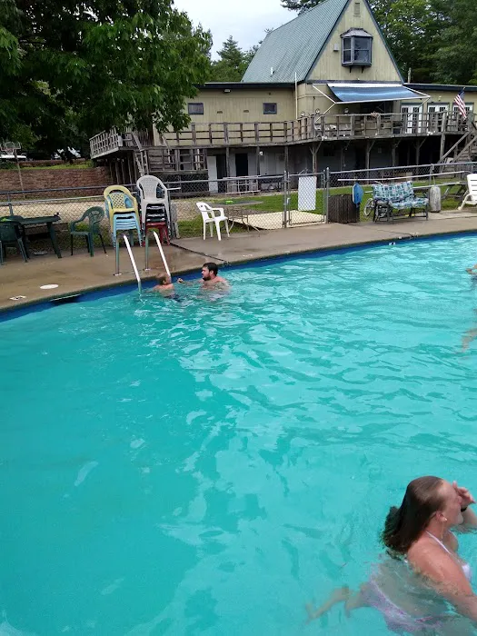 Bear's Pine Woods Campground & Resort Picture 10