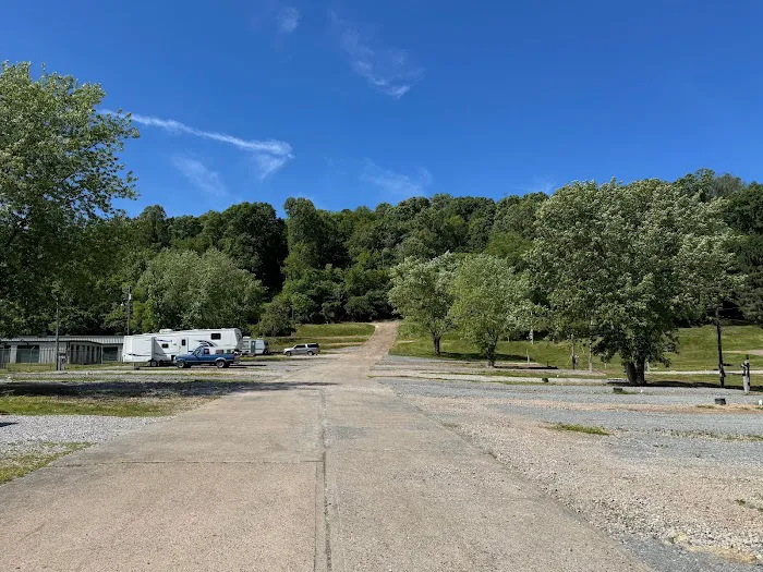Parkersburg RV Park and Storage Facility Picture 2