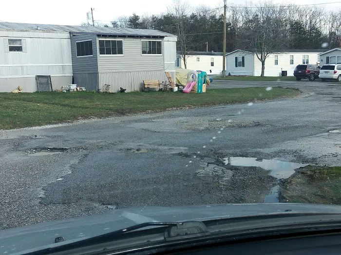 Deerfield Mobile Home Park Picture 8
