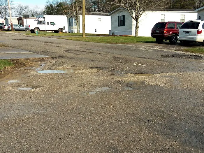 Deerfield Mobile Home Park Picture 4