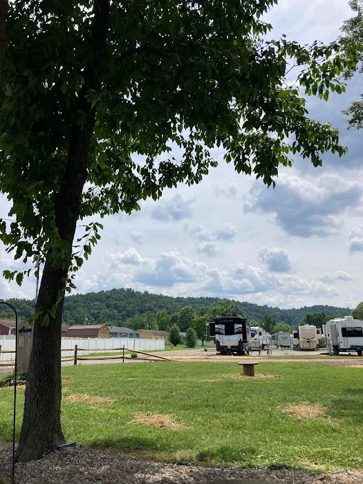 American Way RV Park - Parkersburg Picture 1