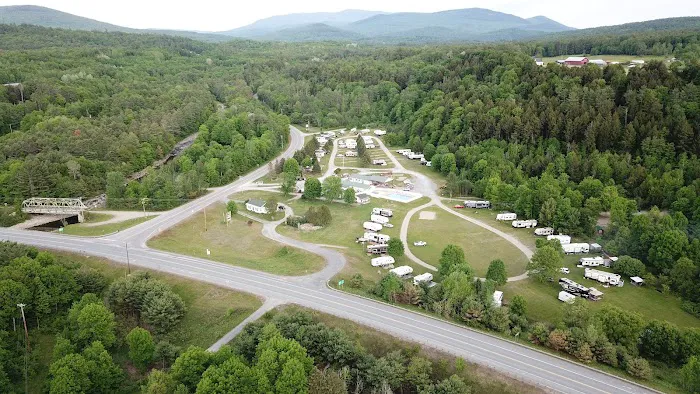 Twin River Campground & Cottages Picture 2