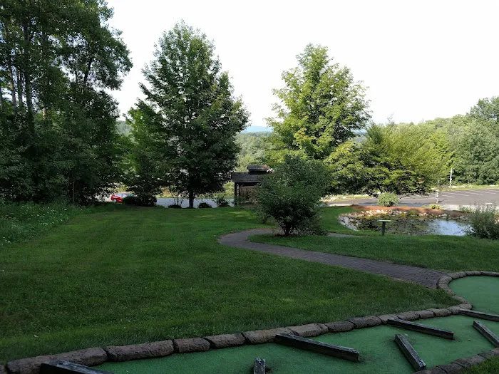 Sugar Ridge RV Village-Campground Picture 6