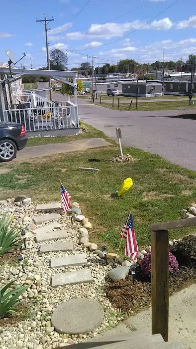 Fairlane Mobile Home Park Picture 5