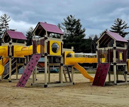 Lincoln / Woodstock KOA Holiday