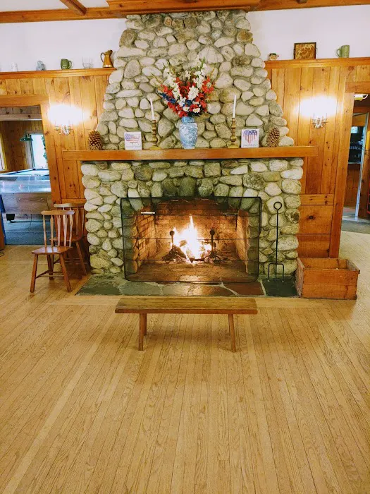 Pinewood Lodge Campground and Function Hall Picture 3