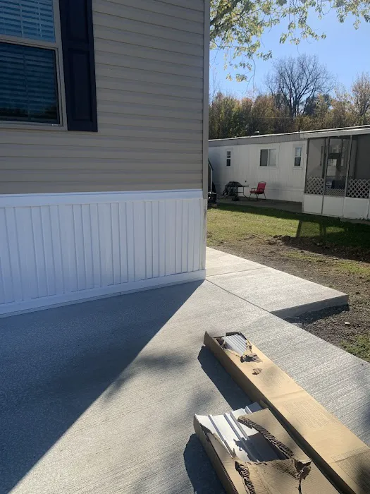 Colony Mobile Home Community Picture 3