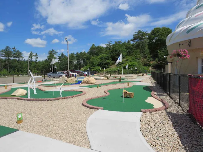 Yogi Bear's Jellystone Park Camp-Resort: Cranberry Acres in Carver, MA Picture 9