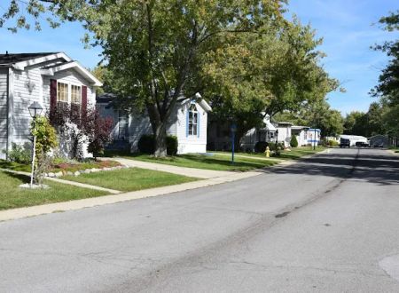 Crestwood Manufactured Home Community