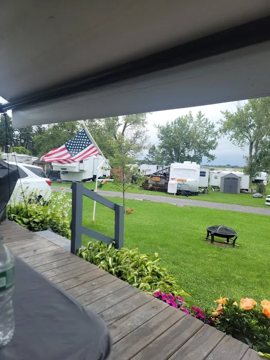 Riverside Acres Campground & Cottages Picture 6