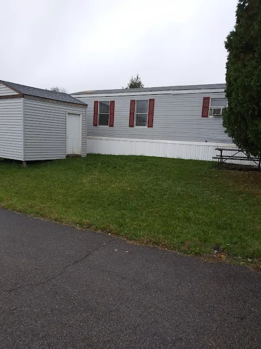 Oak Hills Mobile Home Park Picture 7