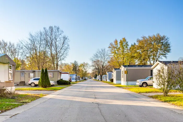 Royal Village Manufactured Home Community Picture 6