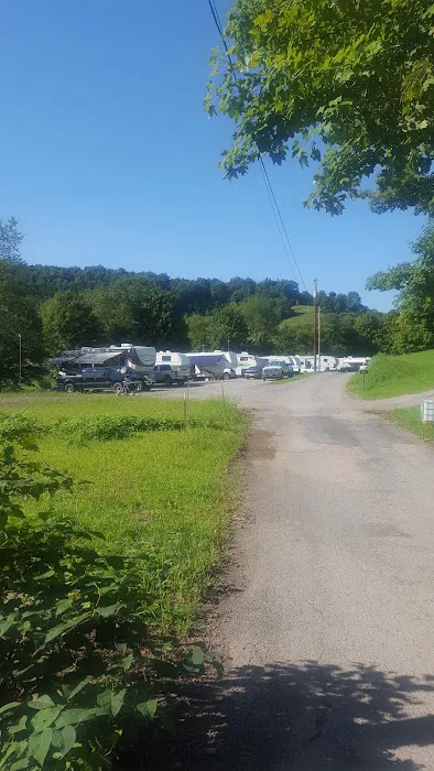 Tom's Buckhannon RV Park Picture 6