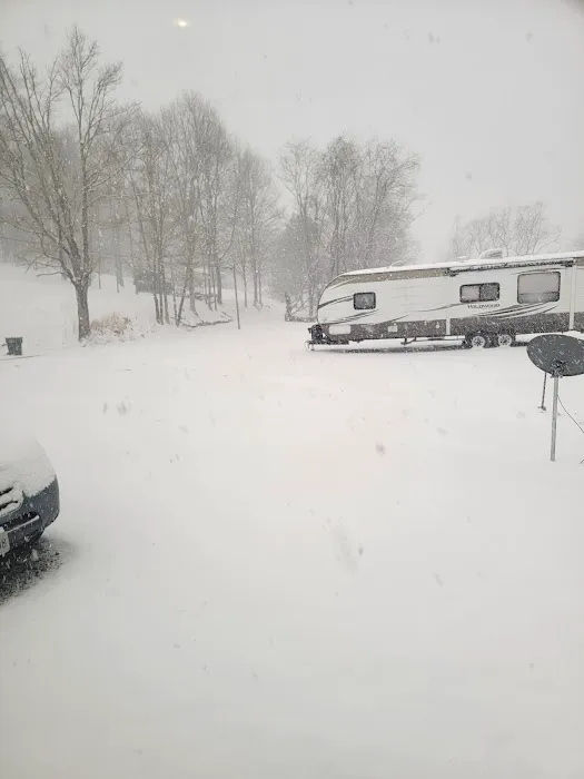 Tom's Buckhannon RV Park Picture 4
