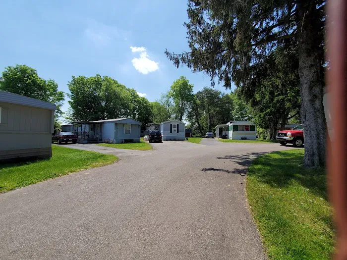 The Pines Mobile Home Park Picture 4