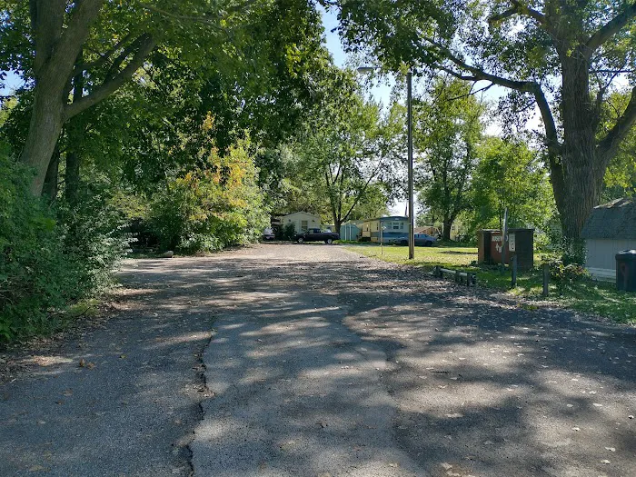 Rosewood Mobile Home Park Picture 1