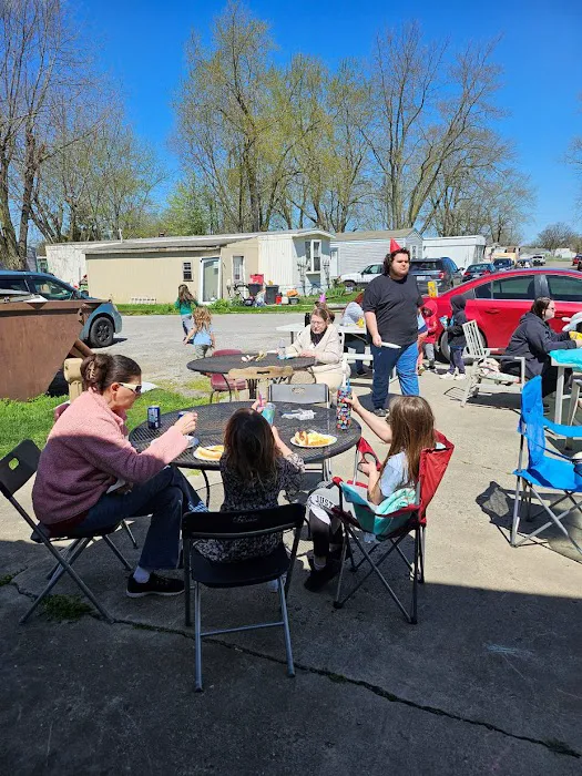 Colonial Estates Mobile Home Park Picture 6