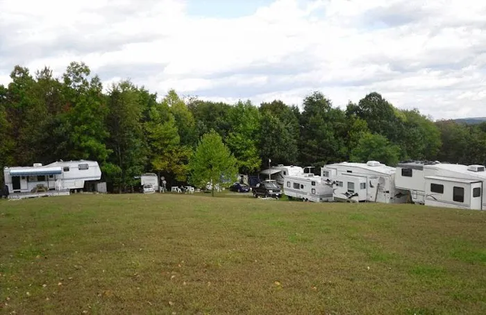 Buck's Campground Picture 4