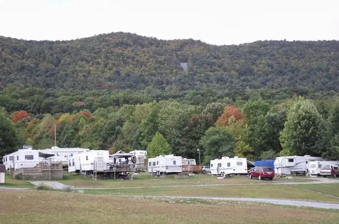 Buck's Campground Picture 9