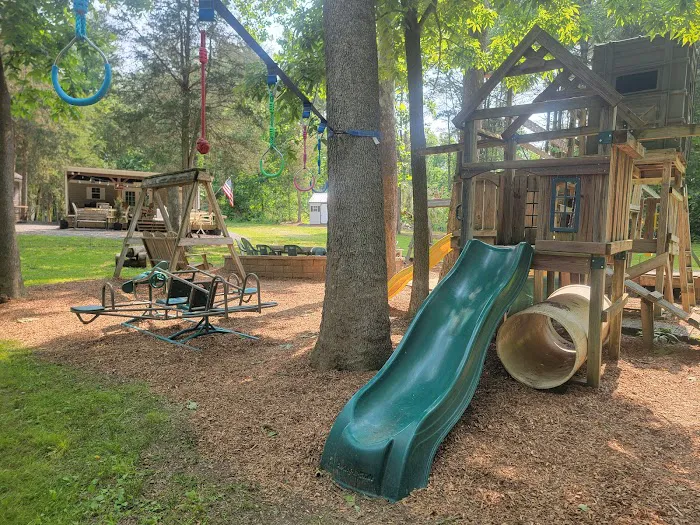 Glamping Clear Spring Maryland 3-Cabin Campground Picture 4