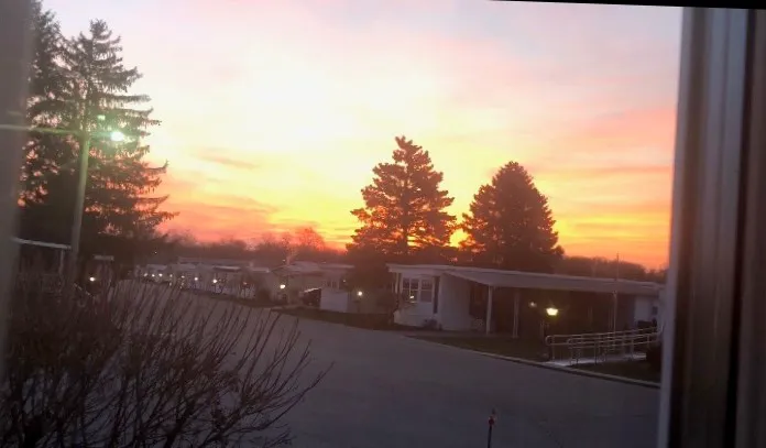 Red Oak Mobile Home Park Picture 6